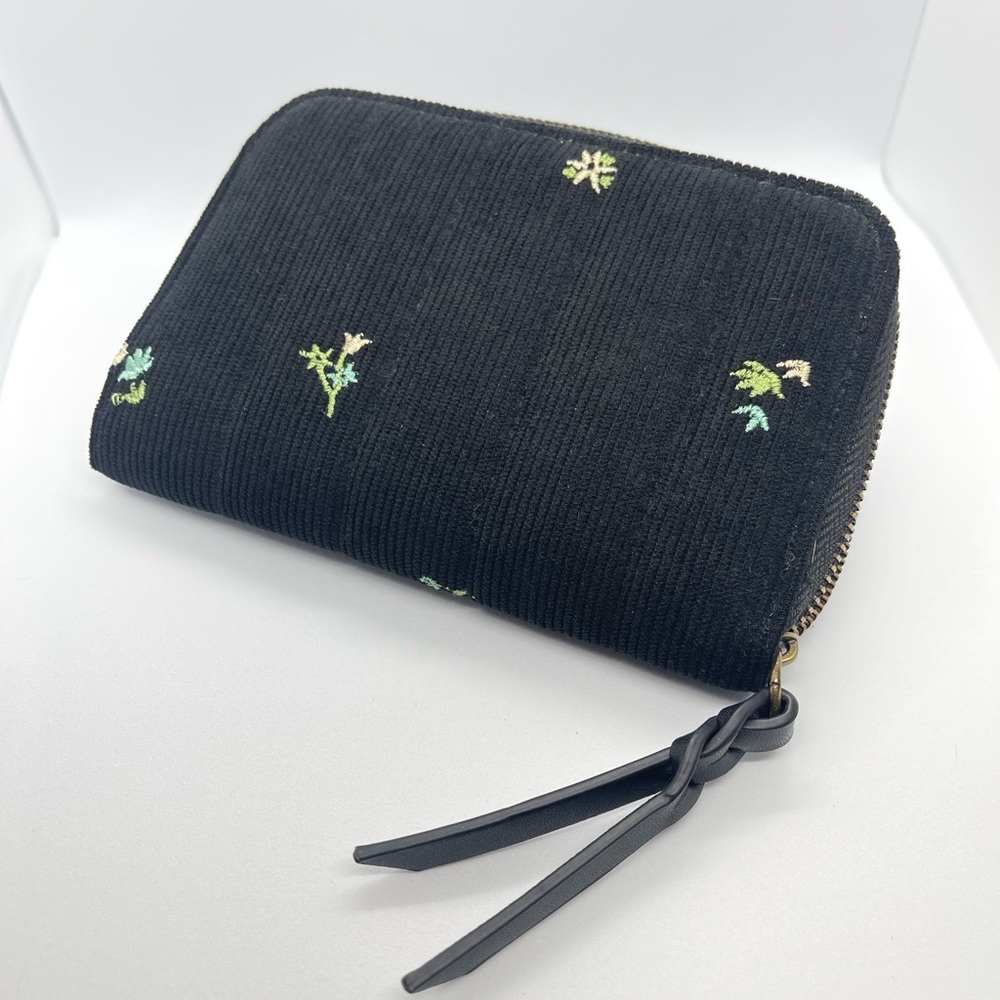 Universal Thread Black Floral Wallet